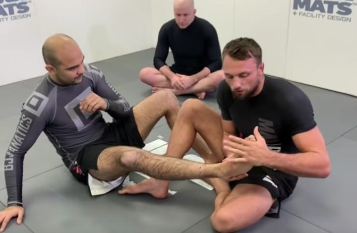 What’s better For Learning BJJ: Group Classes or Private Lessons?
