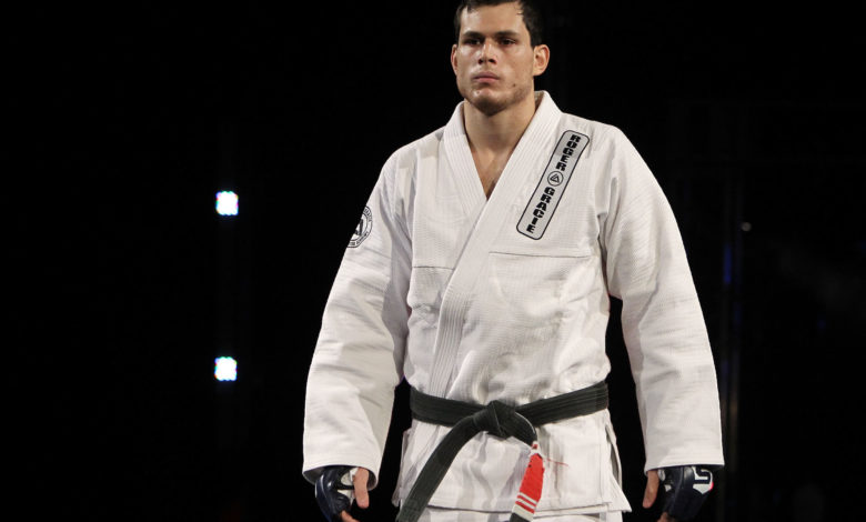 Roger Gracie vai voltar a lutar na Ásia, e com duas boas vitórias pode retornar ao UFC. Foto: Strikeforce