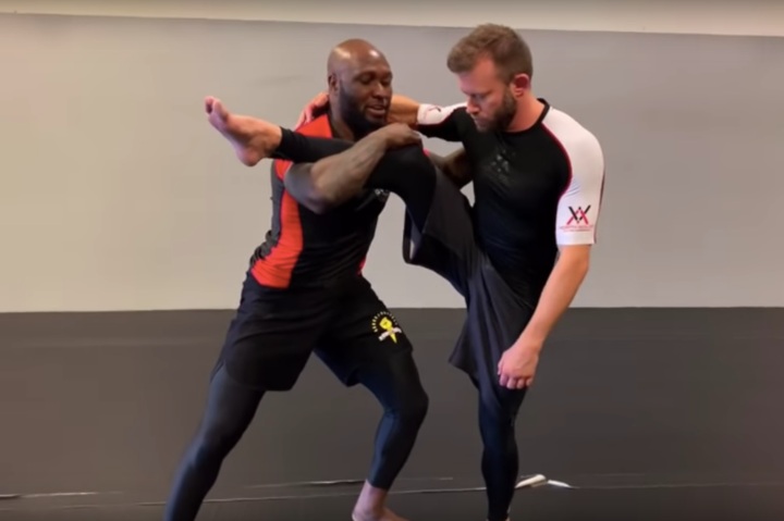 Wrestle-Jitsu: Ensemble de démontage des jambes assez simple et efficace