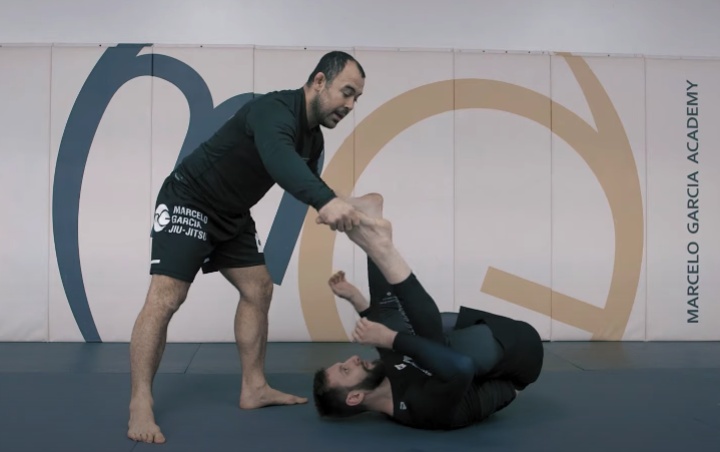 Inverted Guard? No Problem – Learn How To Pass It With Marcelo Garcia