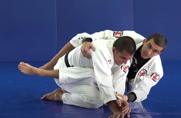 How To Use Rickson Gracie’s Invisible Closed Guard Concepts