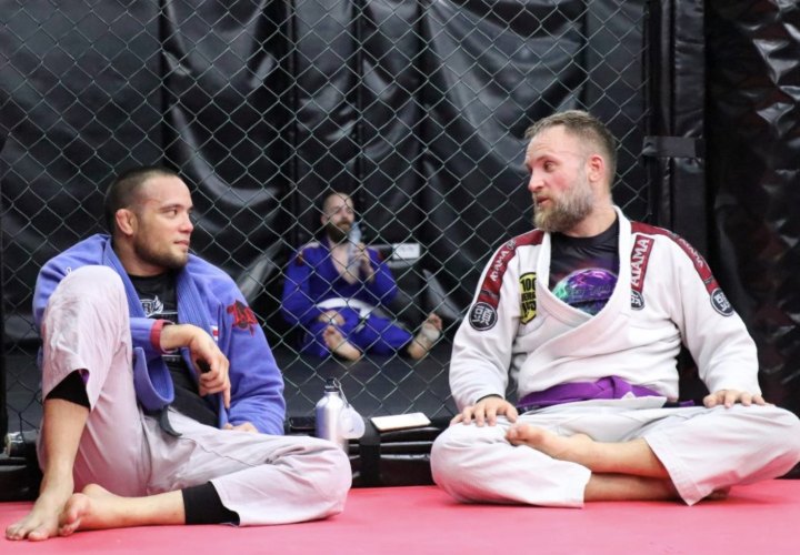 Ce que vous ne devriez probablement jamais dire à votre instructeur BJJ