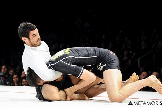 Apprenez les détails de la guillotine super serrée de Kron Gracie