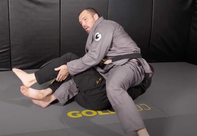 Kneebar Entry From Top Half Guard with Sleeve Grip by Dean Lister
