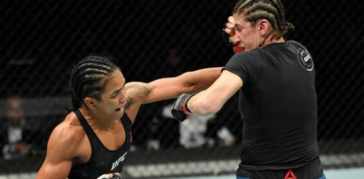 Viviane Araujo berce Roxanne Modafferi avec un coup de poing à l'UFC Fight Island 8