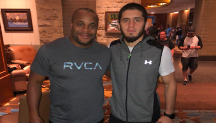 Daniel-Cormier-Islam-Makhatchev