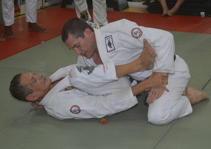 Les conseils de Relson Gracie sur la façon d'accélérer votre jeu au niveau de la ceinture noire