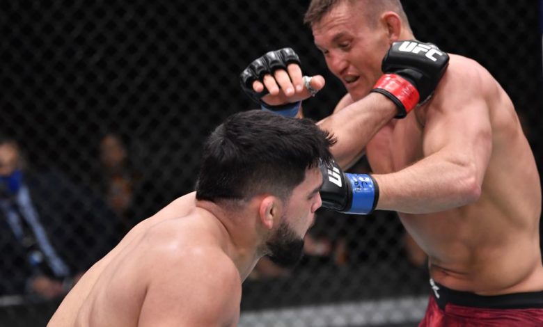 Ils ont dit quoi?! Les pros réagissent à la victoire de Kelvin Gastelum sur Ian Heinisch à l'UFC 258