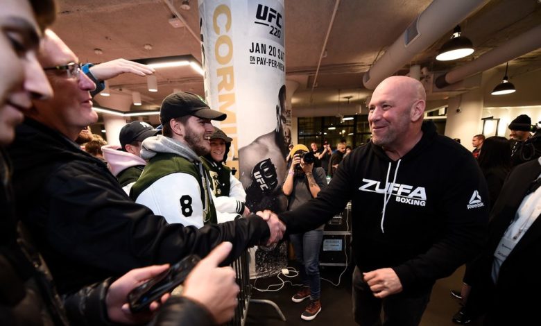 Dana White `` prévoit '' d'avoir emballé et vendu des arènes en Floride ou à Las Vegas `` cet été ''