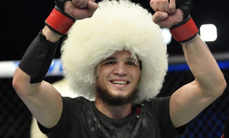 Entraîneur: Umar Nurmagomedov sera le champion des poids coq de l'UFC en `` cinq ou six combats ''