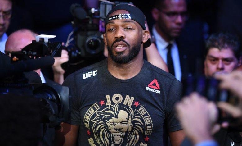 Jon Jones serait `` trop gros '' pour Israël Adesanya dit DC après la défaite de Blachowicz