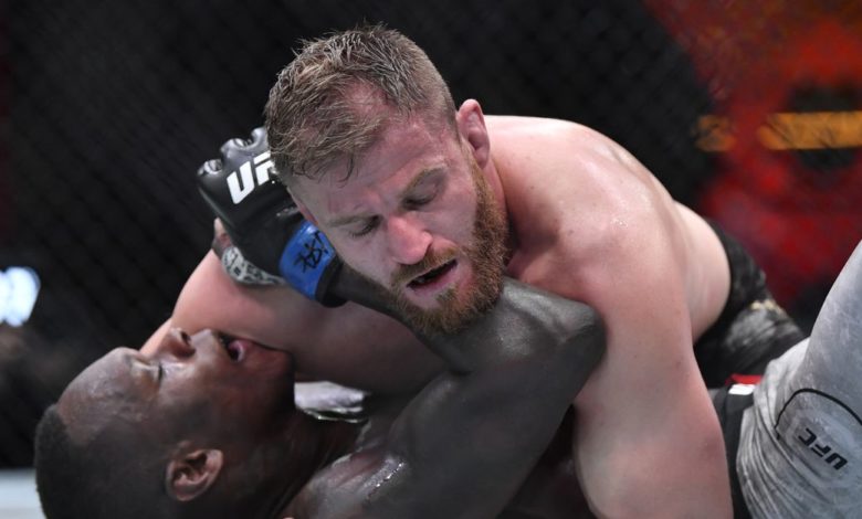 Résultats de l'UFC 259: Jan Blachowicz prend la décision unanime sur Israël Adesanya de conserver le titre LHW