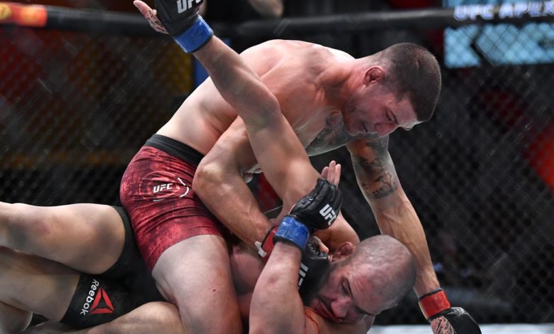 Résultats et vidéo des préliminaires de l'UFC 260: Menifield Von Flue étouffe Cherant, Barriault TKOs Azaitar en retard