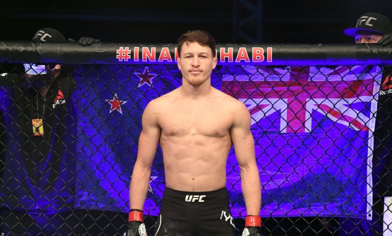 Shane Young, coéquipier d'Alex Volkanovski positif au COVID-19, également retiré de l'UFC 260
