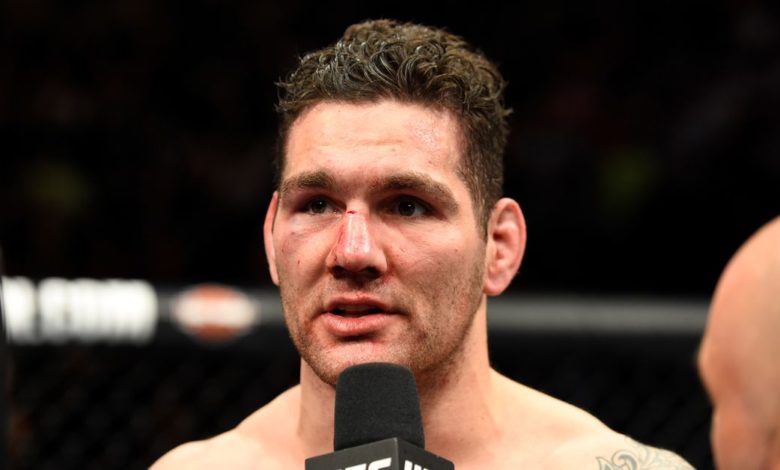 Chris Weidman répond aux critiques et nie avoir célébré après la pause d'Anderson Silva