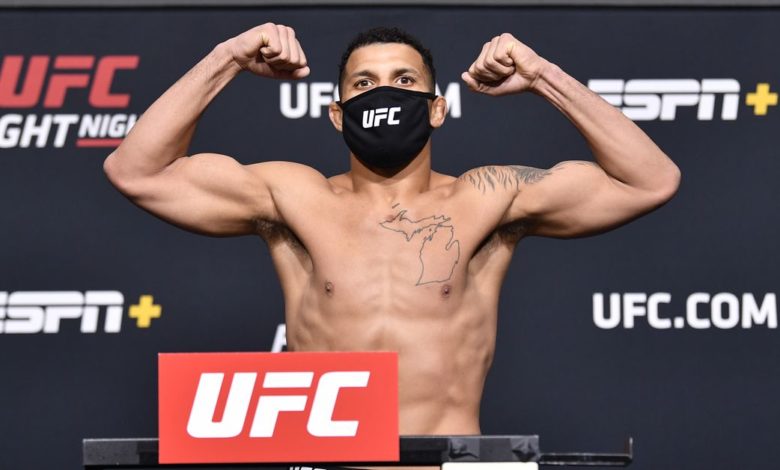 Drakkar Klose blessé, co-principal de l'UFC Vegas 24 contre Jeremy Stephens annulé