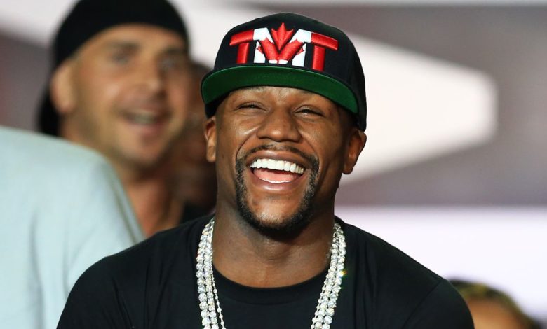 'Il est en train de descendre! - Henry Cejudo prétend qu'il est prêt à combattre Floyd Mayweather
