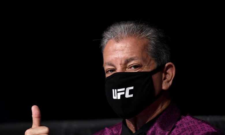 L'UFC fournit des couvertures faciales gratuites aux fans participant aux UFC 261 et 262