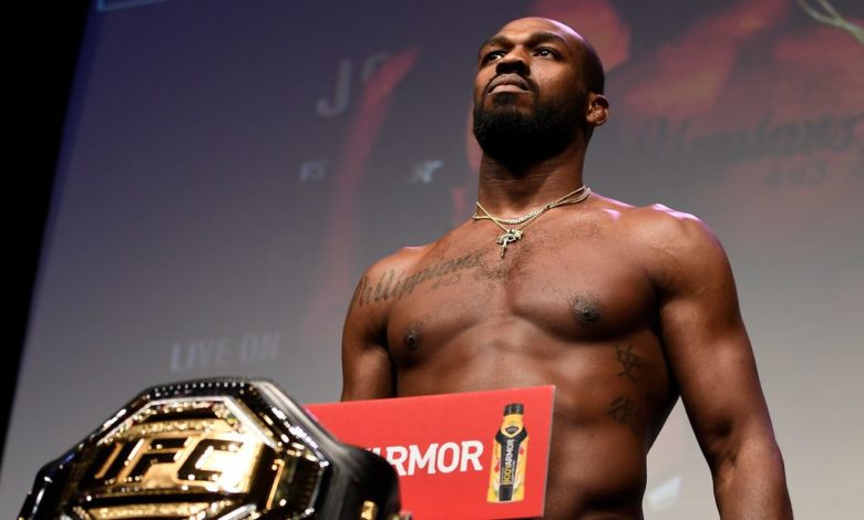 L'entraîneur dit que Jones contre Ngannou vaut 50 millions de dollars, `` facilement '' aussi gros qu'un combat contre Floyd Mayweather