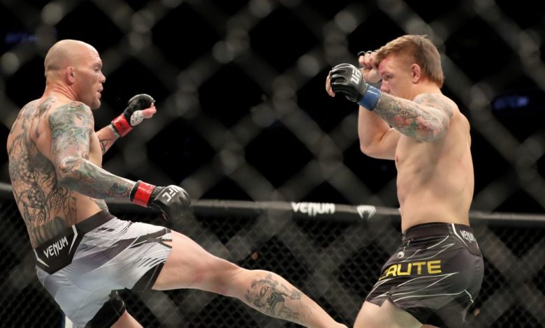 Résultats UFC 261: la jambe d'Anthony Smith donne un coup de pied à Jimmy Crute pour marquer une blessure TKO