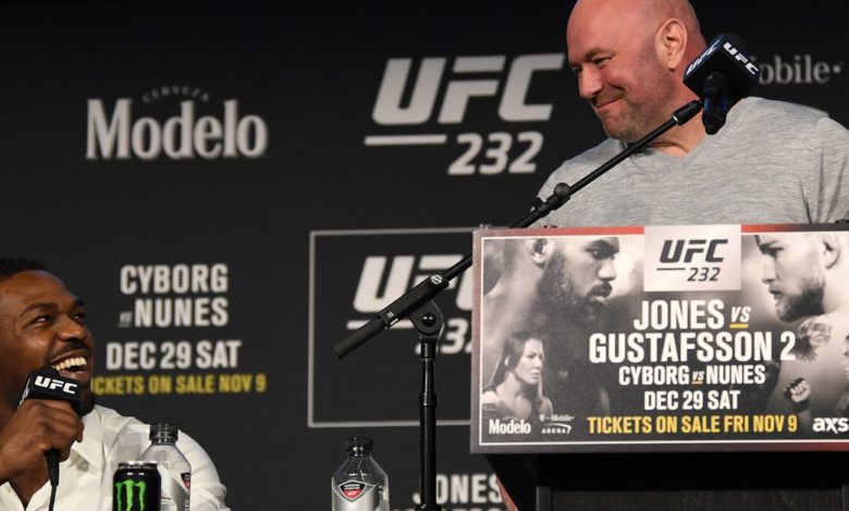 Dana White est `` complètement passé '' de l'idée de Jon Jones se battre contre les poids lourds