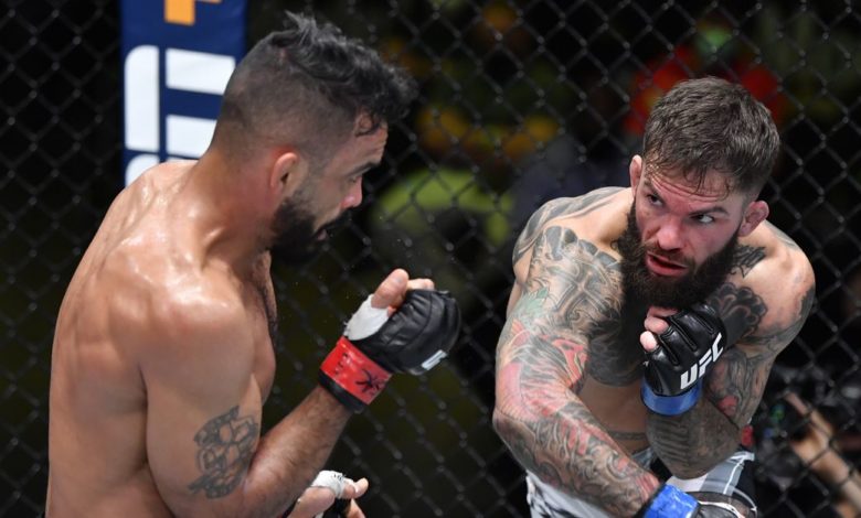 `` Il était le plus petit '': Rob Font dit que Cody Garbrandt devrait passer au poids mouche