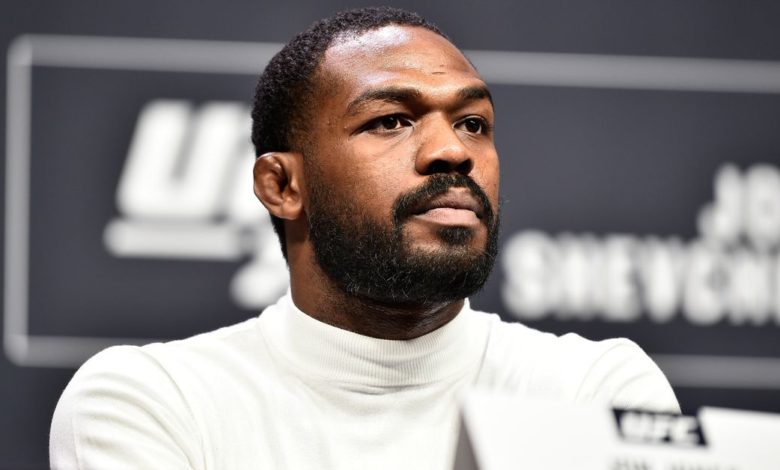 Jon Jones ne sait pas quand il se battra à nouveau, mais apprécie le `` temps d'arrêt après une décennie de victoires ''