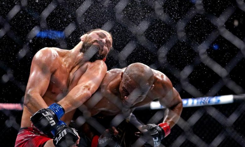 `` Laissons tomber ça '': la vidéo révèle les premiers mots d'Usman à Masvidal après un KO épique