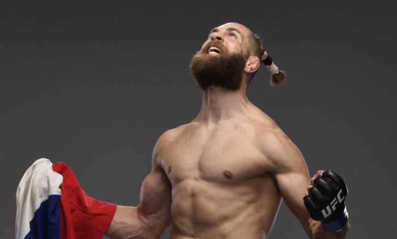 `` Prince vs Samurai, Sword vs Katana '' - Blachowicz accueille la défense du titre UFC avec Prochazka