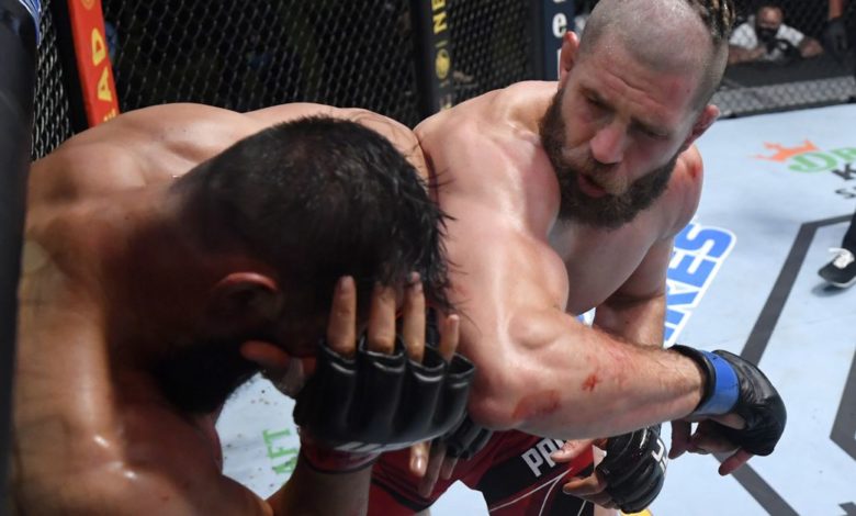 Résumé de la vidéo de l'UFC Vegas 25: Jiri Prochazka postérise Dominick Reyes avec un coude rotatif KO
