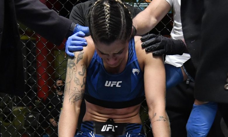 Vidéo: Pinheiro transporté dans les coulisses après une remontée illégale de Markos à l'UFC Vegas 25