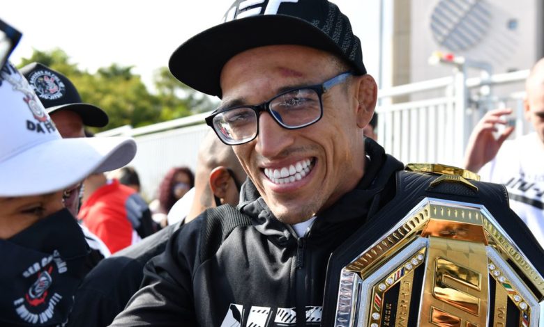 Je mettrai KO les deux - le champion de l'UFC Oliveira "n'a pas peur de commercer" avec McGregor ou Poirier