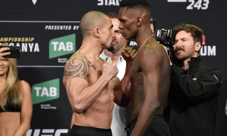 "Nous devons revenir en arrière" - Israel Adesanya appelle Robert Whittaker pour un match revanche en Nouvelle-Zélande