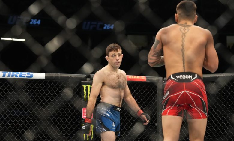 "Je me suis cassé la main au premier coup de poing posé", Ryan Hall publie une déclaration sur la perte de l'UFC 264