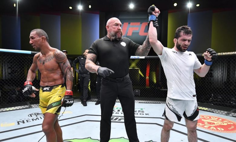 "Je me suis un peu figé" - Raoni Barcelos "ne blâmera pas les juges" pour la défaite de l'UFC contre Valiev