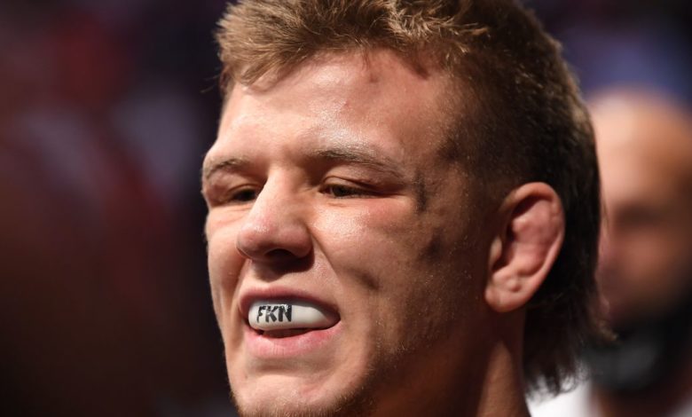 Rapport: Jimmy Crute contre Jamahal Hill ciblé pour l'événement d'octobre de l'UFC