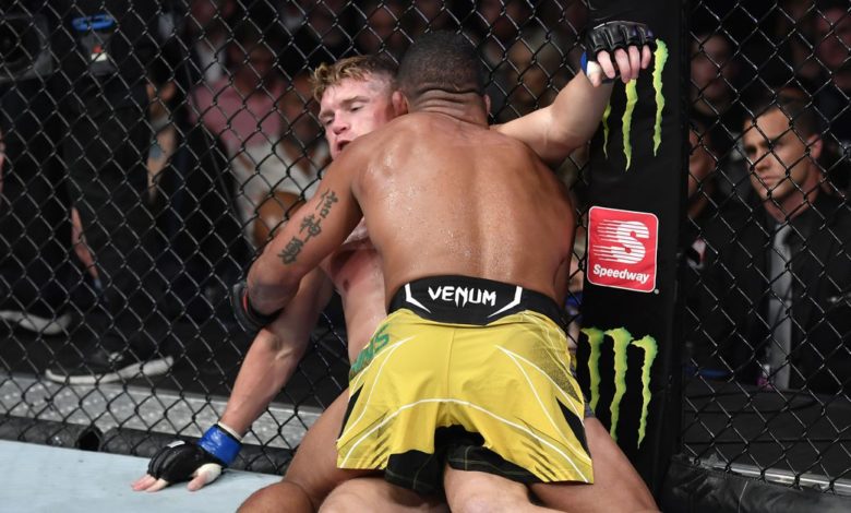 UFC 264 : les pros réagissent à la décision de Gilbert Burns contre Stephen Thompson