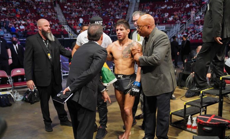 Anderson dos Santos prédit la sortie de la promotion après avoir brisé le péroné au premier tour du combat UFC 265