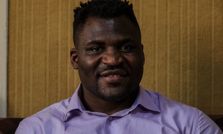 Francis Ngannou ne sait pas s'il est «vraiment le champion ou non» compte tenu du récent traitement UFC