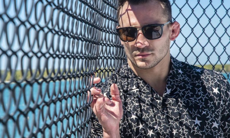 Michael Chandler dit à Dustin Poirier de s'asseoir, d'attendre un quatrième combat avec Conor McGregor