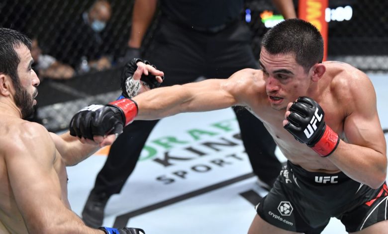 Photo : Ryan Benoit souffre d'une fracture de la tête fibulaire à la jambe gauche à l'UFC Vegas 33