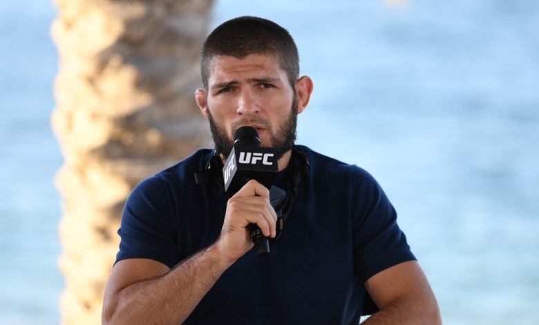 Vidéo: Khabib réagit au tweet de Conor McGregor sur le défunt père et COVID-19