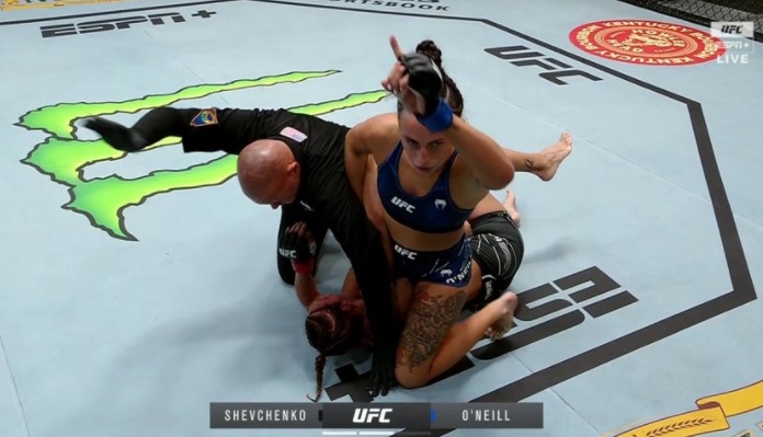 UFC Vegas 38, Casey O