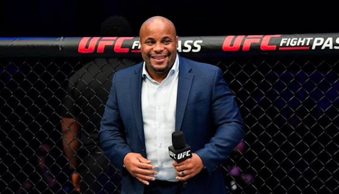 Daniel Cormier, UFC, Commentaire