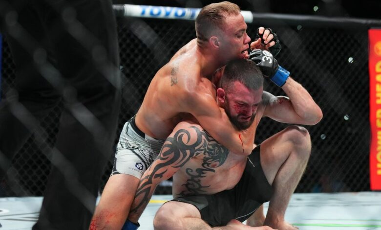Bonus d'après-combat de l'UFC San Antonio: Nate Landwehr empoche 50 000 $ pour un `` étranglement arrière nu ''