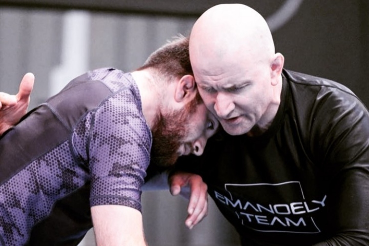 John Danaher explique l'importance des menaces en Jiu-Jitsu