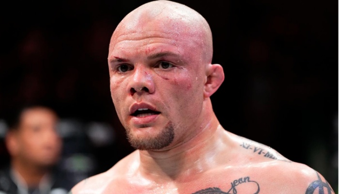 Anthony Smith