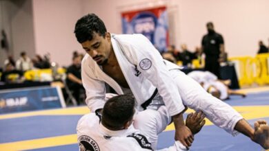 This Knee Cut Pass Entry Is Lightning-Fast And Super Effective