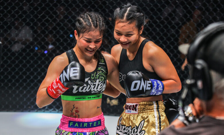 Stamp Fairtex and Supergirl Jaroonsak
