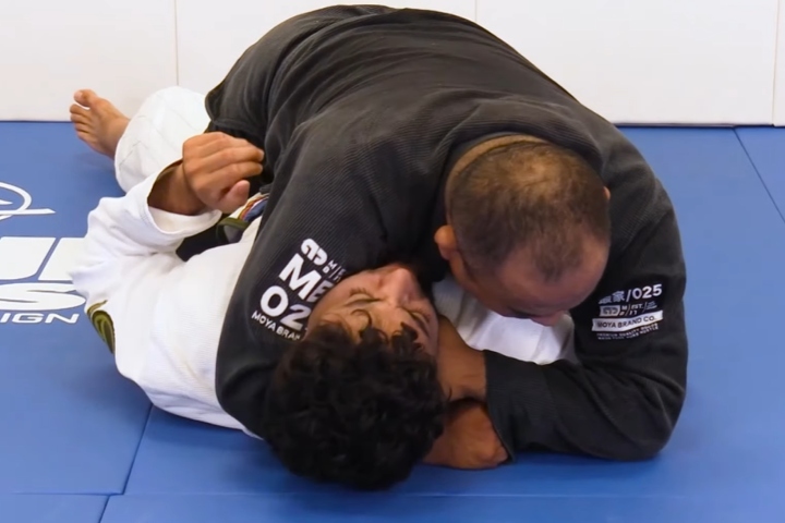 BJJ Basics: Ezekiel Choke From Mount - Voici comment le faire